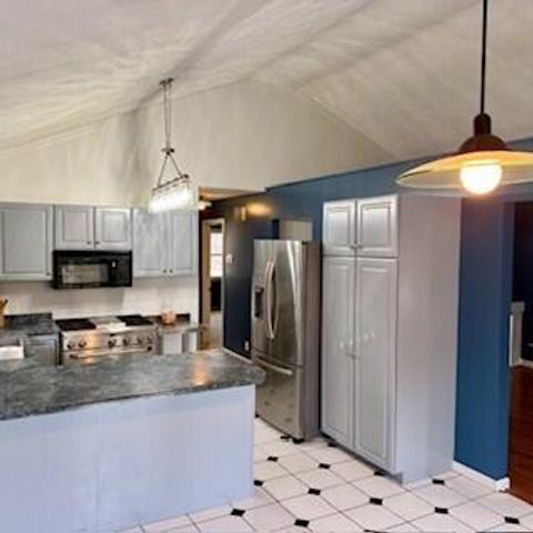 1355 Gilleevan Drive, Valparaiso, IN 46385