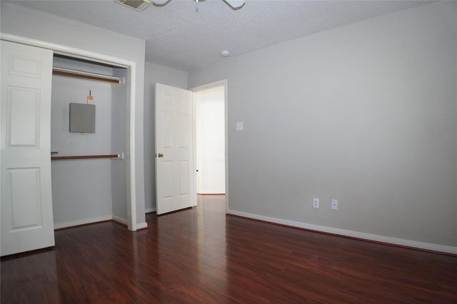 13714 Pear Woods Court, Houston, TX 77059