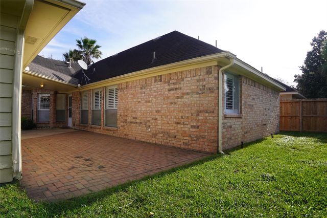 13714 Pear Woods Court, Houston, TX 77059