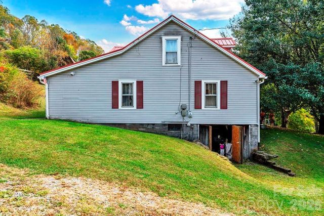 1068 Laurel Branch Road, Vilas, NC 28692