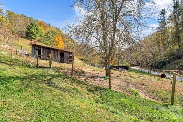 1068 Laurel Branch Road, Vilas, NC 28692