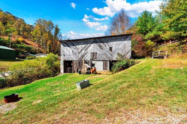 1068 Laurel Branch Road, Vilas, NC 28692