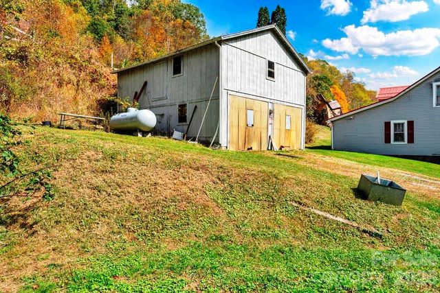 1068 Laurel Branch Road, Vilas, NC 28692