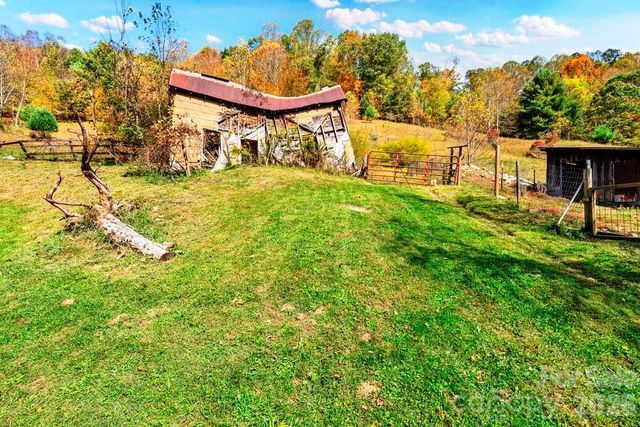 1068 Laurel Branch Road, Vilas, NC 28692