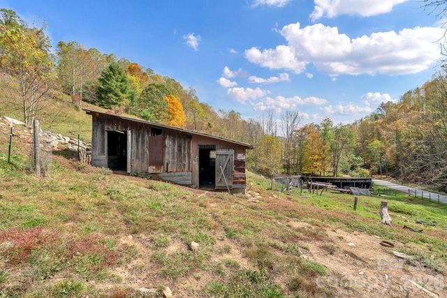 1068 Laurel Branch Road, Vilas, NC 28692