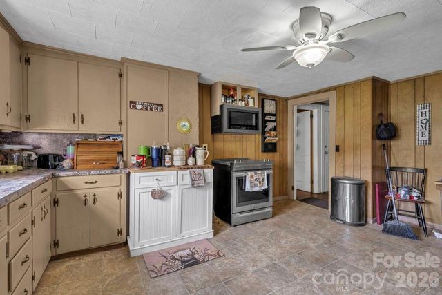 1068 Laurel Branch Road, Vilas, NC 28692