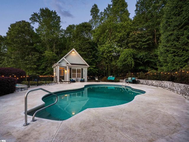 109 Creek Crossing Way, Greer, SC 29651