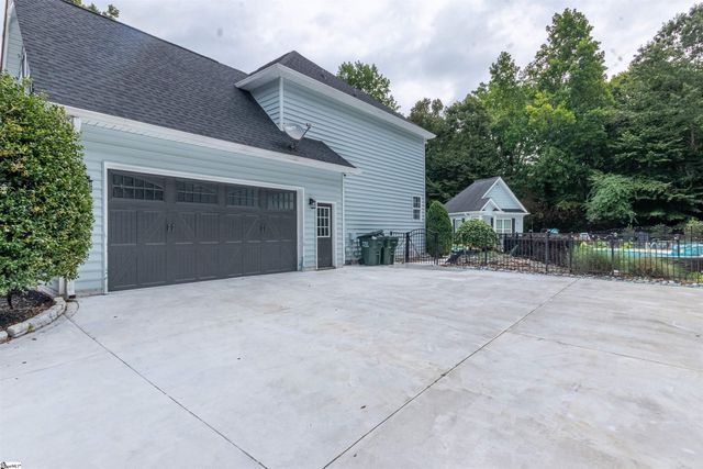 109 Creek Crossing Way, Greer, SC 29651