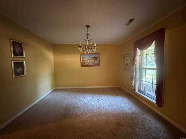 220 Lexington Dr, Forrest City, AR 72335