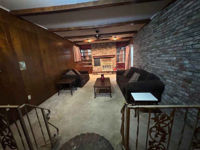 220 Lexington Dr, Forrest City, AR 72335