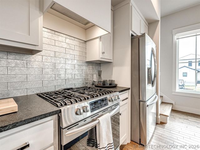 40 Ramble Along Road, Carlton Landing, OK 74432