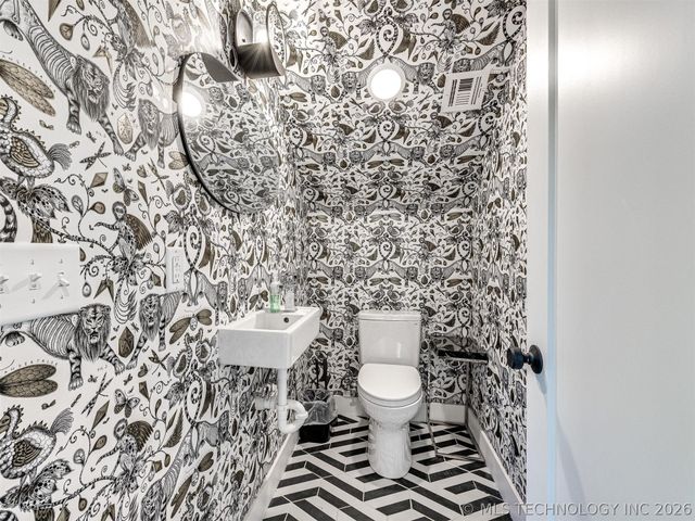 40 Ramble Along Road, Carlton Landing, OK 74432