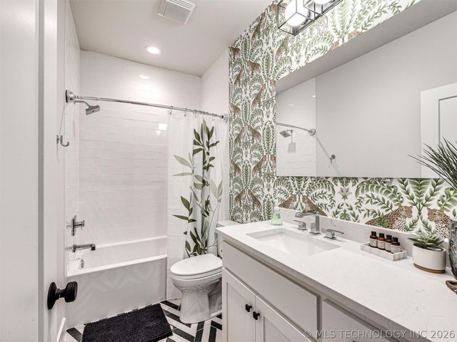 40 Ramble Along Road, Carlton Landing, OK 74432