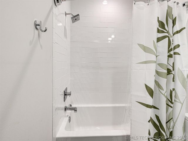 40 Ramble Along Road, Carlton Landing, OK 74432