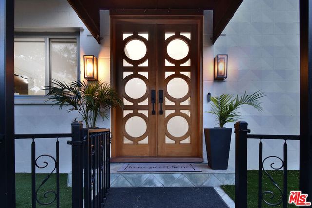 1839 N Beverly Drive, Beverly Hills, CA 90210