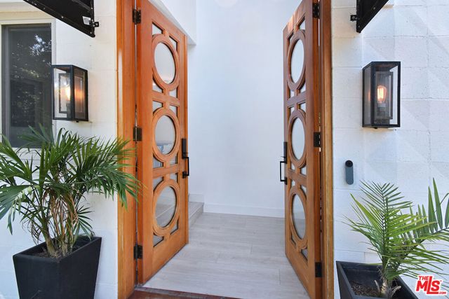 1839 N Beverly Drive, Beverly Hills, CA 90210