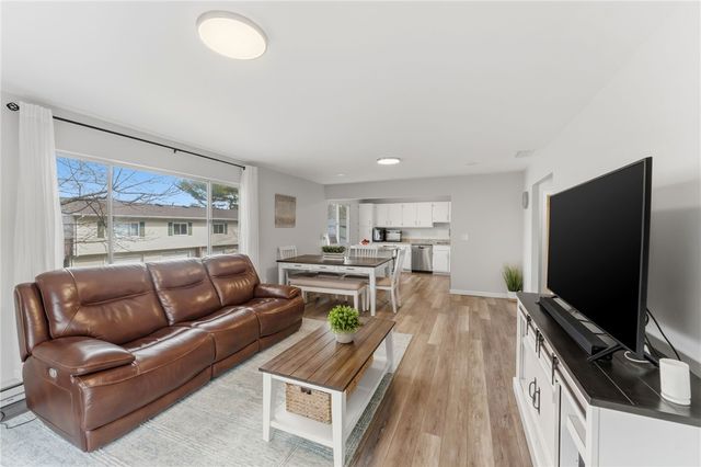 543 Quisset Court, Warwick, RI 02886