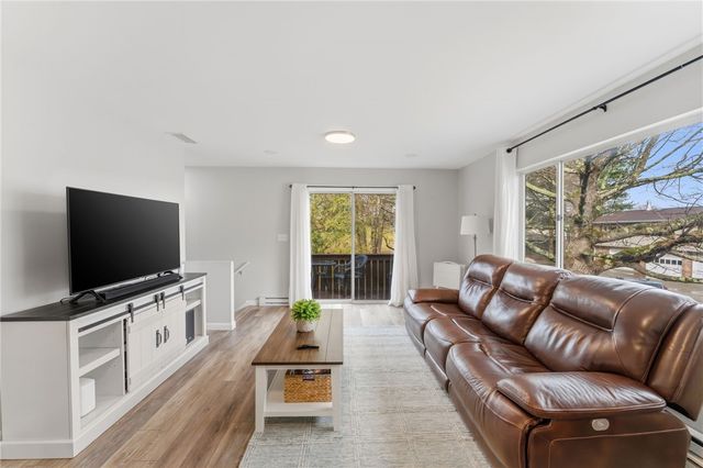 543 Quisset Court, Warwick, RI 02886