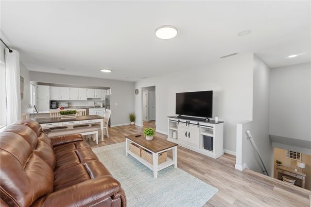 543 Quisset Court, Warwick, RI 02886