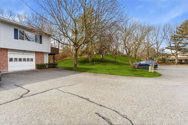 543 Quisset Court, Warwick, RI 02886