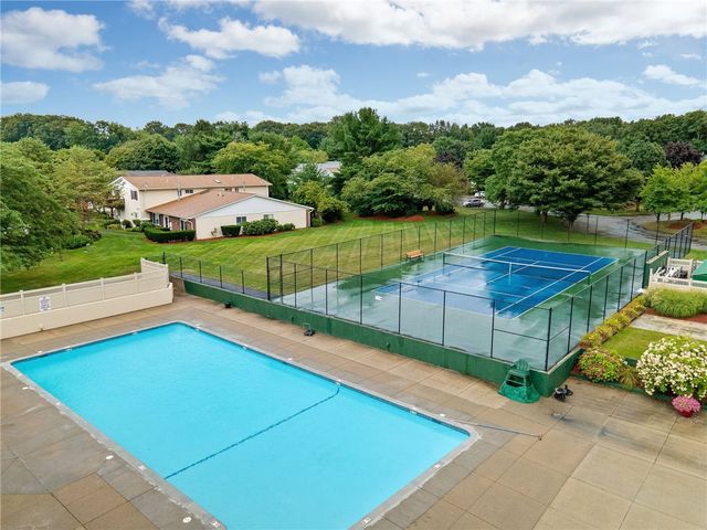 543 Quisset Court, Warwick, RI 02886