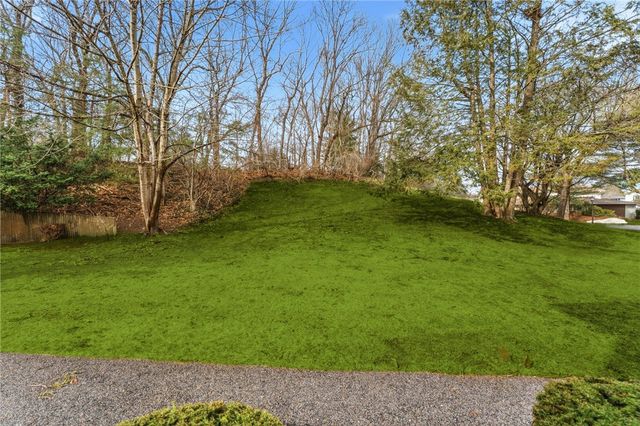 543 Quisset Court, Warwick, RI 02886