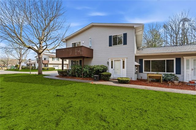 543 Quisset Court, Warwick, RI 02886