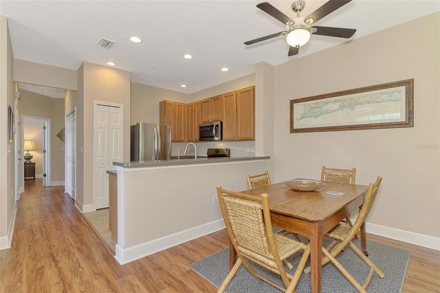 3627 PARKRIDGE CIRCLE 11-203, Sarasota, FL 34243