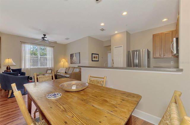 3627 PARKRIDGE CIRCLE 11-203, Sarasota, FL 34243