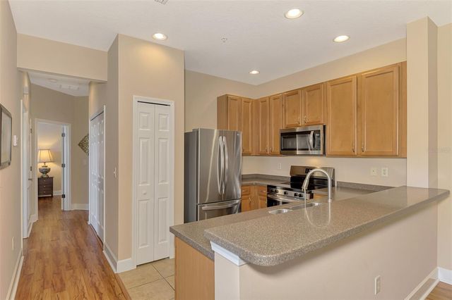 3627 PARKRIDGE CIRCLE 11-203, Sarasota, FL 34243