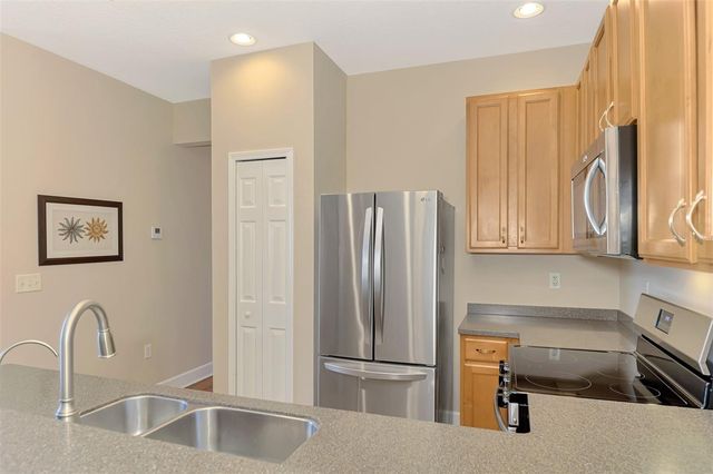 3627 PARKRIDGE CIRCLE 11-203, Sarasota, FL 34243