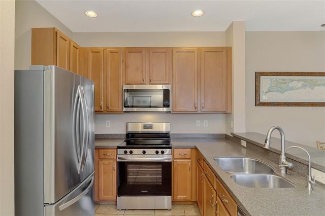 3627 PARKRIDGE CIRCLE 11-203, Sarasota, FL 34243