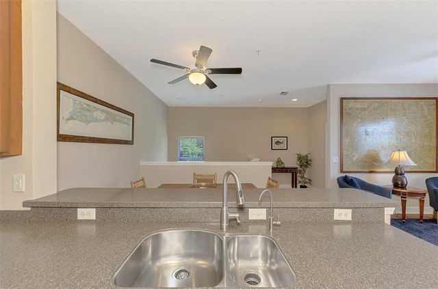 3627 PARKRIDGE CIRCLE 11-203, Sarasota, FL 34243