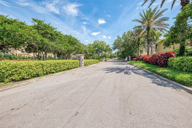3627 PARKRIDGE CIRCLE 11-203, Sarasota, FL 34243
