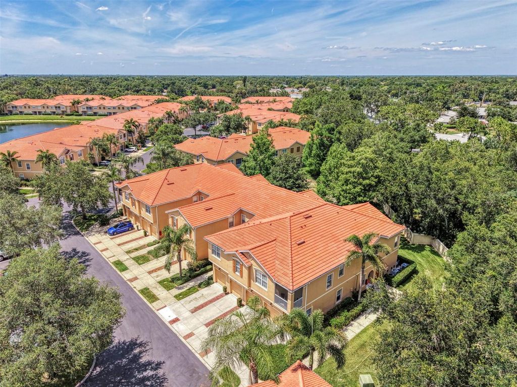 3627 PARKRIDGE CIRCLE 11-203, Sarasota, FL 34243