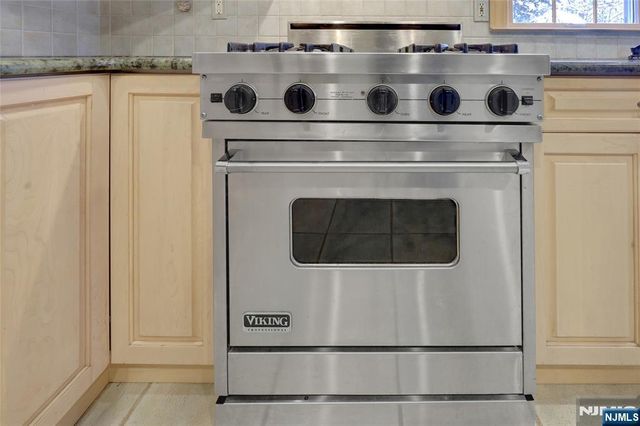 314 Knickerbocker Road, Tenafly, NJ 07670