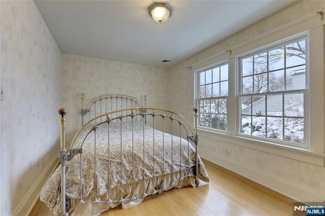 314 Knickerbocker Road, Tenafly, NJ 07670