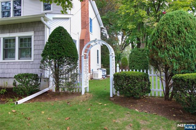 314 Knickerbocker Road, Tenafly, NJ 07670