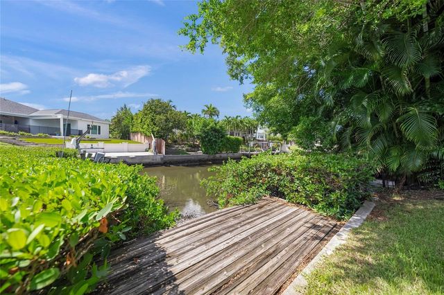 1820 STANFORD LANE, Sarasota, FL 34231