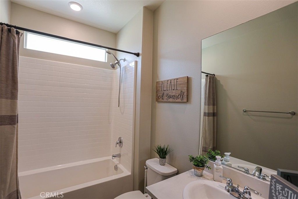 Image 10 of property listing at 5424 Daytime Avenue, Fontana, CA 92336