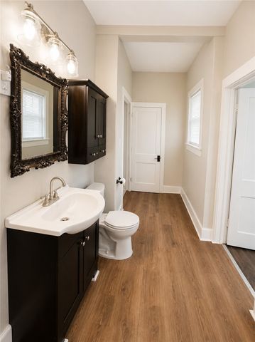 542 Mcintyre Ave, Taft, TX 78390
