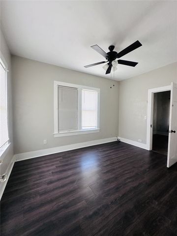 542 Mcintyre Ave, Taft, TX 78390