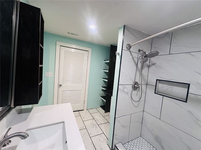 542 Mcintyre Ave, Taft, TX 78390