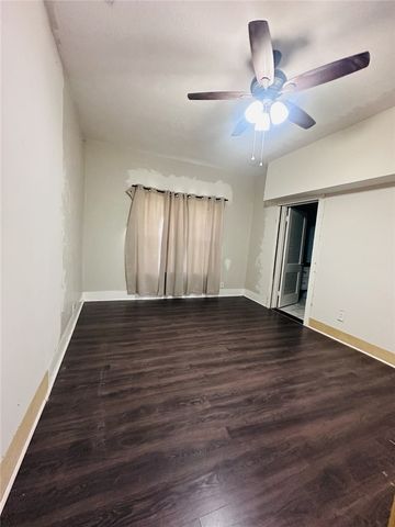 542 Mcintyre Ave, Taft, TX 78390