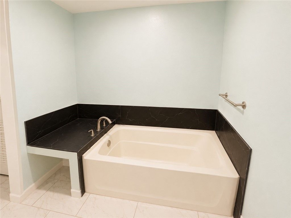 542 Mcintyre Ave, Taft, TX 78390 — photo 3