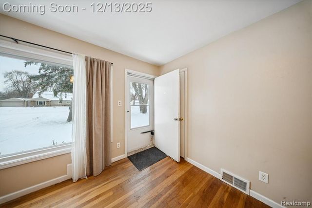 21376 Wendell Street, Clinton Township, MI 48036