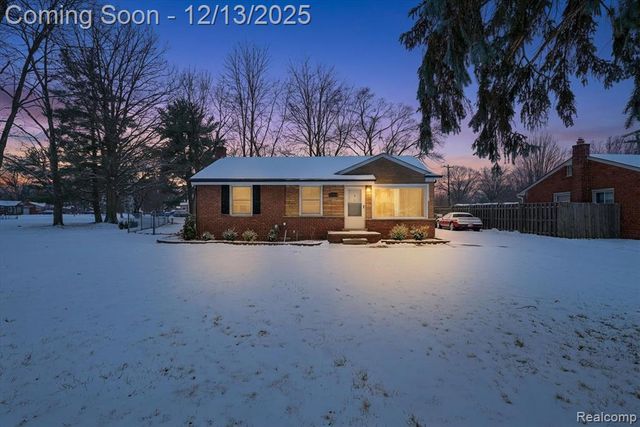 21376 Wendell Street, Clinton Township, MI 48036
