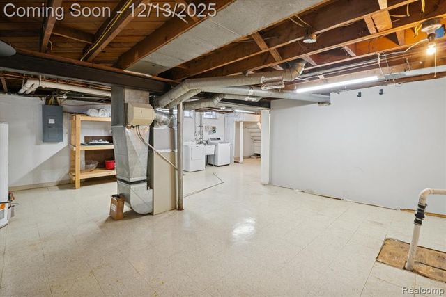 21376 Wendell Street, Clinton Township, MI 48036