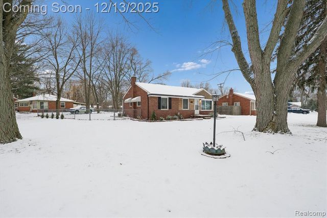 21376 Wendell Street, Clinton Township, MI 48036