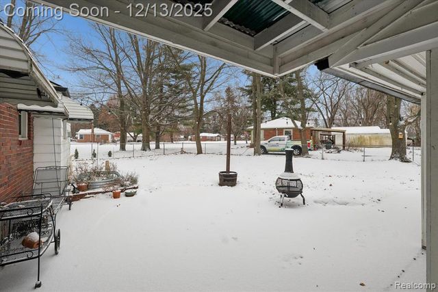 21376 Wendell Street, Clinton Township, MI 48036